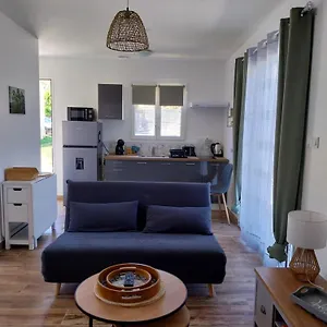 la-petite-maison-lablachere.hotels-rhonealpes.com/